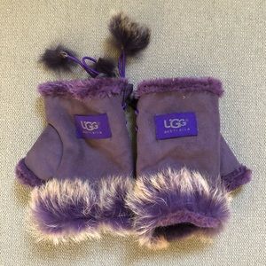 Ugh gloves with fur.